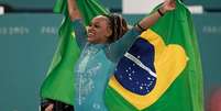 Rebeca Andrade faturou a medalha de ouro no solo da ginástica artística feminina os Jogos de Paris 2024.   Foto: Reprodução/Instagram/@timebrasil / Elas no Tapete Vermelho