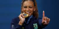 Rebeca Andrade conquista o ouro na final do solo  Foto: Hannah Mckay / Reuters