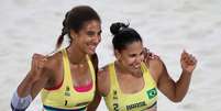 Ana Patrícia e Duda vencem Japão e avançam às quartas do vôlei de praia  Foto: Louisa Gouliamaki/Reuters