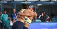 Ana Patrícia e Duda enfrentam a final do vôlei de praia nos Jogos de Paris  Foto: REUTERS/Louisa Gouliamaki