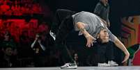 O break dance celebra o atletismo e a criatividade, com algumas demonstra&ccedil;&otilde;es de f&iacute;sica bastante impressionantes  Foto: Getty Images / BBC News Brasil