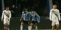 Grêmio vence o Fluminense de virada –  Foto: Lucas Merçon/Fluminense / Jogada10