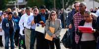 Fila para feira de empregos em  Uniondale, Nova York
07/10/2014.   REUTERS/Shannon Stapleton/File Photo  Foto: Reuters