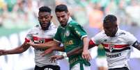 Flaco López marcou dois gols na vitoria do Palmeiras contra o São Paulo –  Foto: Cesar Greco/Palmeiras - Legenda: Flaco López foi o grande nome do Choque-Rei / Jogada10