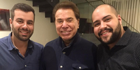 Fernando Poli resgatou fotos ao lado de Silvio Santos e Tiago Abravanel, com quem tem um relacionamento desde 2015  Foto: Reprodução: Instagram/ferpoli