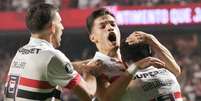 São Paulo confirma o favoritismo, derrota o Nacional e avança na Libertadores –  Foto: Nelson Almeida/AFP/Getty Images / Jogada10