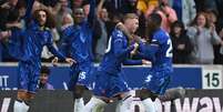 Jogadores do Chelsea clebram gol diante do Wolverhampton  Foto: JUSTIN TALLIS / AFP / Lance!