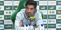 Abel Ferreira durante entrevista coletiva após triunfo de goleada sobre o Cuiabá  Foto: Reprodução de vídeo ESPN / Jogada10