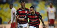 Michael corre para comemorar o seu gol, o primeiro do Flamengo sobre o Bragantino.  Foto: Marcelo Cortes / Flamengo / Jogada10