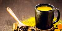 Golden milk com cúrcuma  Foto: RHJPhtotos | Shutterstock / Portal EdiCase