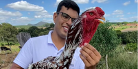 Aves da raça índio gigante podem ultrapassar 1 metro de altura  Foto: Reprodução/Instagram/@uguilhermebueno