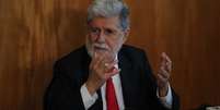 O assessor especial do presidente Luiz Inácio Lula da Silva, Celso Amorim, participa de uma entrevista coletiva no Melia Hotel, em Brasília  Foto: Wilton Junior/Estadão / Estadão