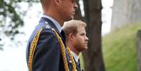 Os príncipes William e Harry durante o funeral da rainha Elizabeth II, em setembro de 2022  Foto: Getty Images