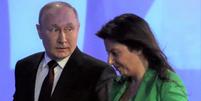 A chefe da RT, Margarita Simonyan, aqui em 2022 com o presidente Putin  Foto: Getty Images / BBC News Brasil