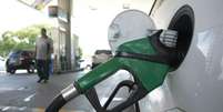 Petrobras n&atilde;o tem perspectiva, ainda, de redu&ccedil;&atilde;o do pre&ccedil;o da gasolina e do diesel  Foto: Tiago Queiroz/Estad&atilde;o / Estad&atilde;o