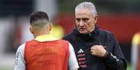 Fotos: Gilvan de Souza/Flamengo - Legenda: Tite segue sem dar liga no Flamengo  Foto: Jogada10