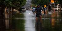 Inundações no Rio Grande do Sul deixaram impactos devastadores para a população  Foto: Getty Images / BBC News Brasil