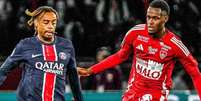 Divulgação/ Brest - Legenda: Barcola tenta sair da marcação do Brest no duelo em que o PSG venceu por 3 a 1  Foto: Jogada10