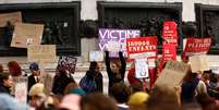 O caso chocou o país e provocou protestos nacionais em apoio à sua esposa Gisele, que se tornou um símbolo da luta contra a violência sexual  Foto: REUTERS/Abdul Saboor