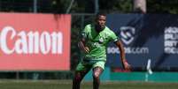 Caio Paulista em ação pelo Palmeiras: ex do jogador relata agressões sofridas durante a relação –  Foto: Cesar Greco/Palmeiras / Jogada10