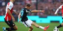  Foto: Dean Mouhtaropoulos/Getty Images - Legenda: Jogadores do Bayer comemorando um dos gols / Jogada10