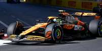 McLaren em Baku: a sacada da flexão da asa chamou a atenção de todos. Inclsuive da FIA Foto: Pirelli Motorsport