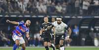 Corinthians atropela o Fortaleza com assistência de Memphis Depay  Foto: Estadão Conteúdo/EDUARDO CARMIM