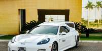 Porsche Panamera 4 S, avaliado em R$ 480 mil, é utilizado em cortejo fúnebre.  Foto: Divulgação