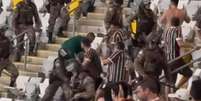 Catracas quebradas pelos torcedores do Fluminense - Foto: Reprodução / Jogada10