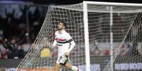 Foto: Paulo Pinto / Saopaulofc - Legenda: Calleri em ação pelo São Paulo no Morumbis / Jogada10