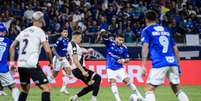  Foto: Gustavo Aleixo/Cruzeiro - Legenda: Cruzeiro teve que se virar para buscar o empate / Jogada10