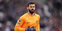  Foto: Lewis Storey/Getty Images - Legenda: Alisson é um dos destaques do Liverpool e desperta o interesse de outros clubes / Jogada10