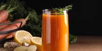 Suco de laranja com cenoura e gengibre Foto: CreatoraLab | Shutterstock / Portal EdiCase