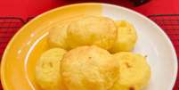 BOLINHO DE MANDIOCA NA AIRFRYER  Foto: Bake and Cake Gourmet