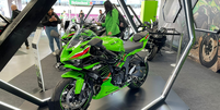 A Kawasaki Ninja 500 foi uma das novidades esportivas trazidas no Festival Interlagos 2024  Foto: Lucas Silvério