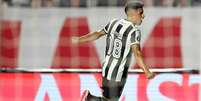  Foto: Vitor Silva/Botafogo - Legenda: Agora pelo Botafogo, Almada retorna à seleção / Jogada10