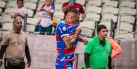 Breno Lopes celebra seu gol diante do Vitória. Foto: Matheus Lotif/Fortaleza EC / Esporte News Mundo