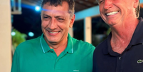 Chico Mendes e Bolsonaro posaram juntos em foto  Foto: Reprodução/Instagram @chicomendesoficial.dtno