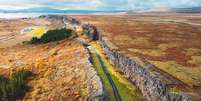 Duas placas tectônicas se encontram no Parque Nacional Thingvellir, na Islândia: pela primeira vez cientistas usaram informações das rochas para reconstruir o movimento das placas tectônicas da Terra VisualProduction/Shutterstock  Foto: The Conversation