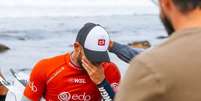 Alejo Muniz se emociona na WSL Foto: Manel Geada/World Surf League / Esporte News Mundo