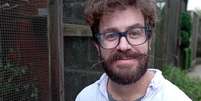 Saul Newman ganhou um prêmio IgNobel por suas pesquisas sobre longevidade  Foto: Dra. Elena Geniy Racheva / BBC News Brasil