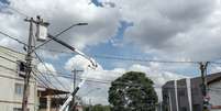 Parte dos moradores da Grande São Paulo está sem energia mais de 48 horas depois de temporal.  Foto: Werther Santana/Estadão / Estadão