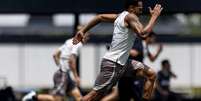  Foto: Rodrigo Coca / Ag. Corinthians - Legenda: Jos&eacute; Mart&iacute;nez voltou aos treinos do Corinthians antes do previsto / Jogada10