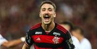 Twitter/@33leortiz - Legenda: Léo Ortiz com uniforme do Flamengo quando pequeno  Foto: Jogada10