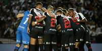 Foto: Matheus Lima/Vasco - Legenda: Vasco tem seis jogadores pendurados contra o São Paulo / Jogada10