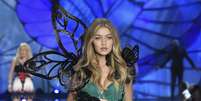 Gigi Hadid em sua estreia no Victoria’s Secret Fashion Show, em 2015-  Foto: Shutterstock / todateen