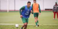 Foto: Marcelo Gonçalves/Fluminense - Legenda: Thiago Silva segue com dores no calcanhar e desfalca o Fluminense / Jogada10