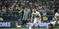 Foto: Pedro Souza / Atlético - Legenda: Paulinho em jogo do Galo contra o Fluminense, pela Libertadores / Jogada10