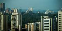 A Defesa Civil do Estado de São Paulo, vem alertando a população para o risco de fortes chuvas e ventos intensos para o fim de semana. Na foto, região da zona sul da capital paulista na manhã desta quinta-feira (17), uma das mais afetadas pelo temporal da última sexta-feira (11).  Foto: ALOISIO MAURICIO/FOTOARENA/ESTADÃO CONTEÚDO