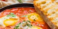 SHAKSHUKA - Ovos no Purgatório  Foto: Bake and Cake Gourmet